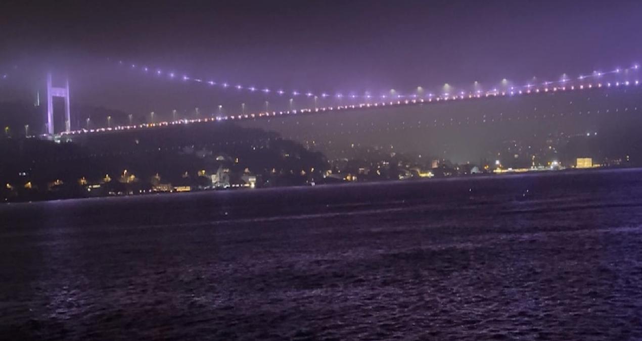 İstanbul Boğazı’nda sis nedeniyle gemi trafiği askıya alındı