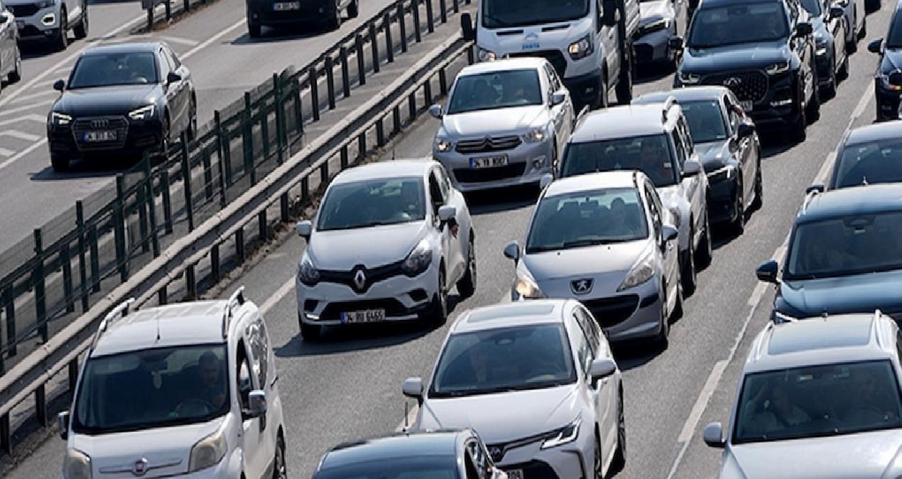 İstanbul Valiliği’nden deprem sonrası kritik uyarı: Zorunlu olmadıkça trafiğe çıkmayın