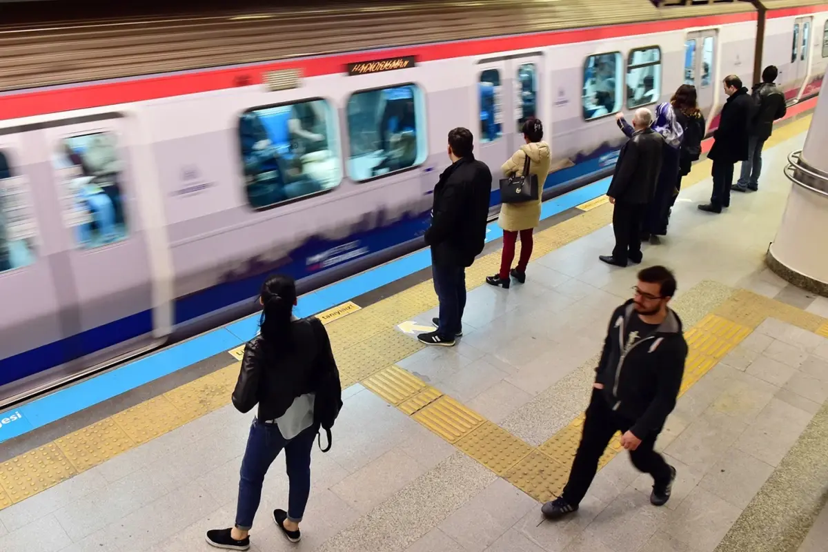 İstanbul’da 1 Mayıs tedbirleri kapsamında yarın Yenikapı-Hacıosman metrosunun 7 durağı kapatılacak.