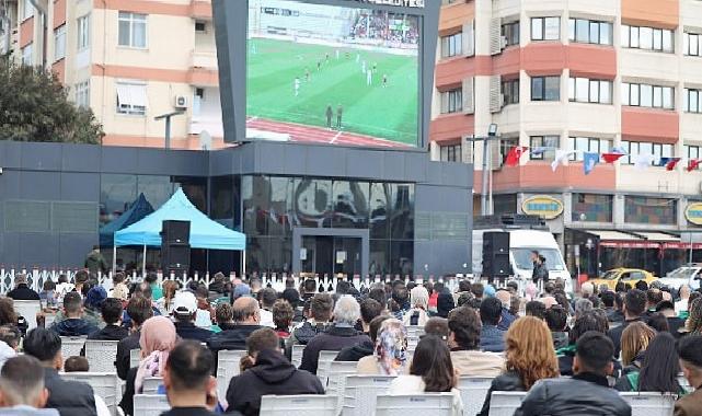 İzmit Kent Meydanı’nda Yeşil-Siyah heyecan