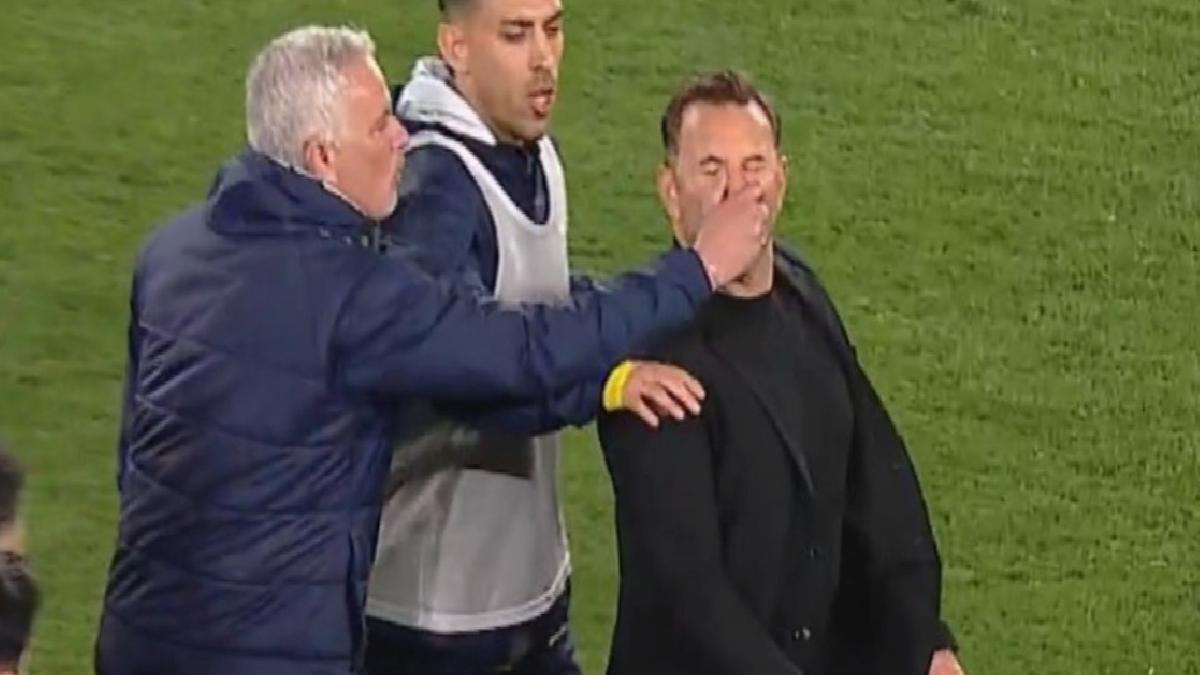 Jose Mourinho’nun Okan Buruk’a yaptığı hareket dünya basınında