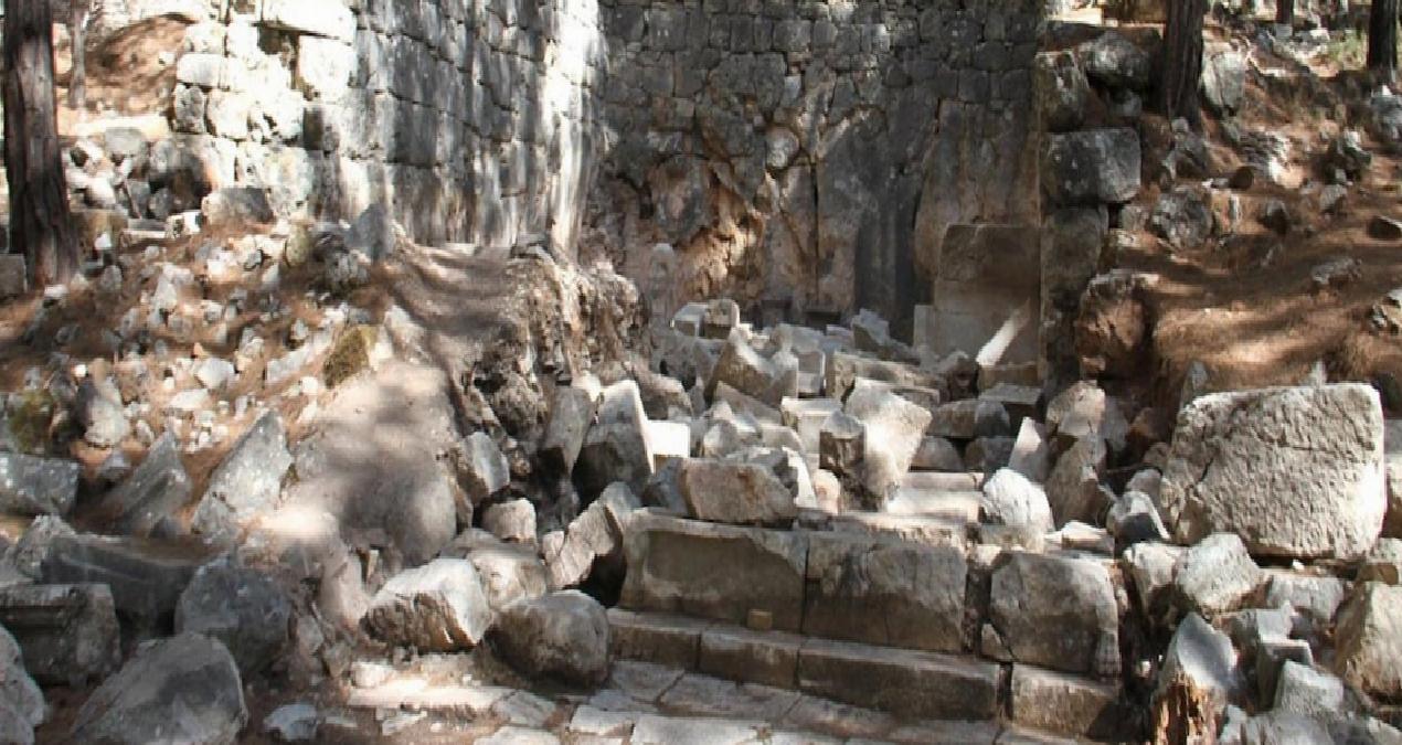 Kadyanda Antik Kenti acımasız sporunun merkezi çıktı