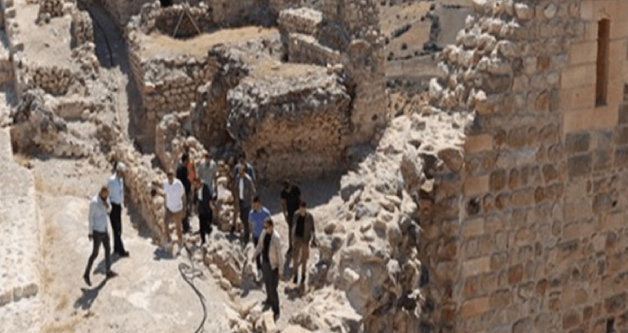Kahta Kalesi’nde hafta sonu ziyaretçi yoğunluğu yaşanıyor