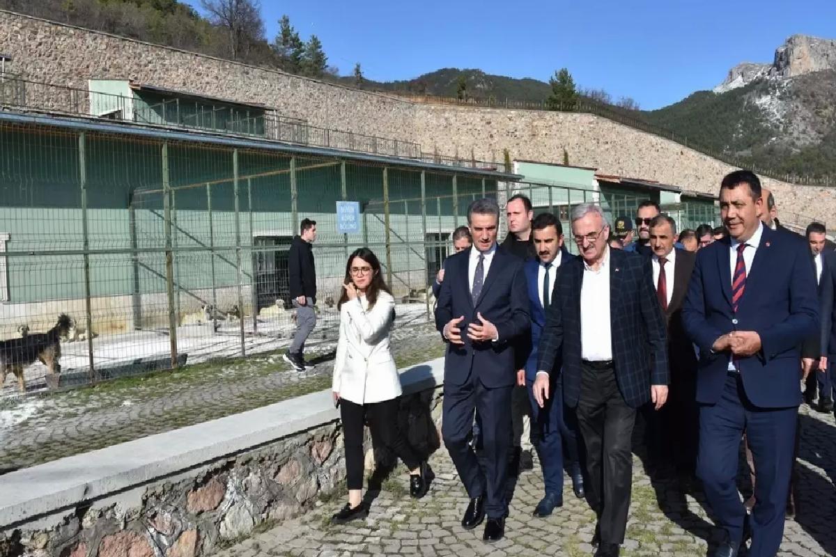 Karaloğlu Gümüşhane’de Ziyaretlerde Bulundu