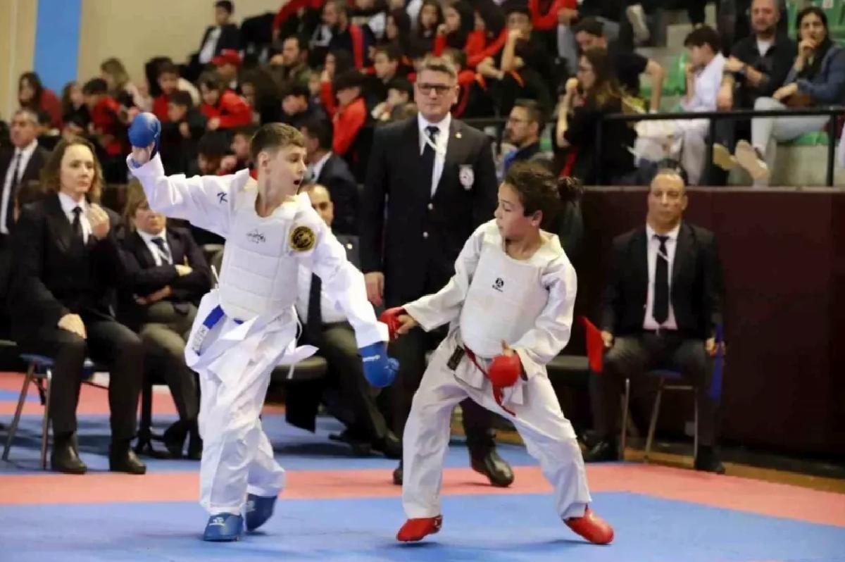 Karate Şampiyonası Denizli’de Başlıyor