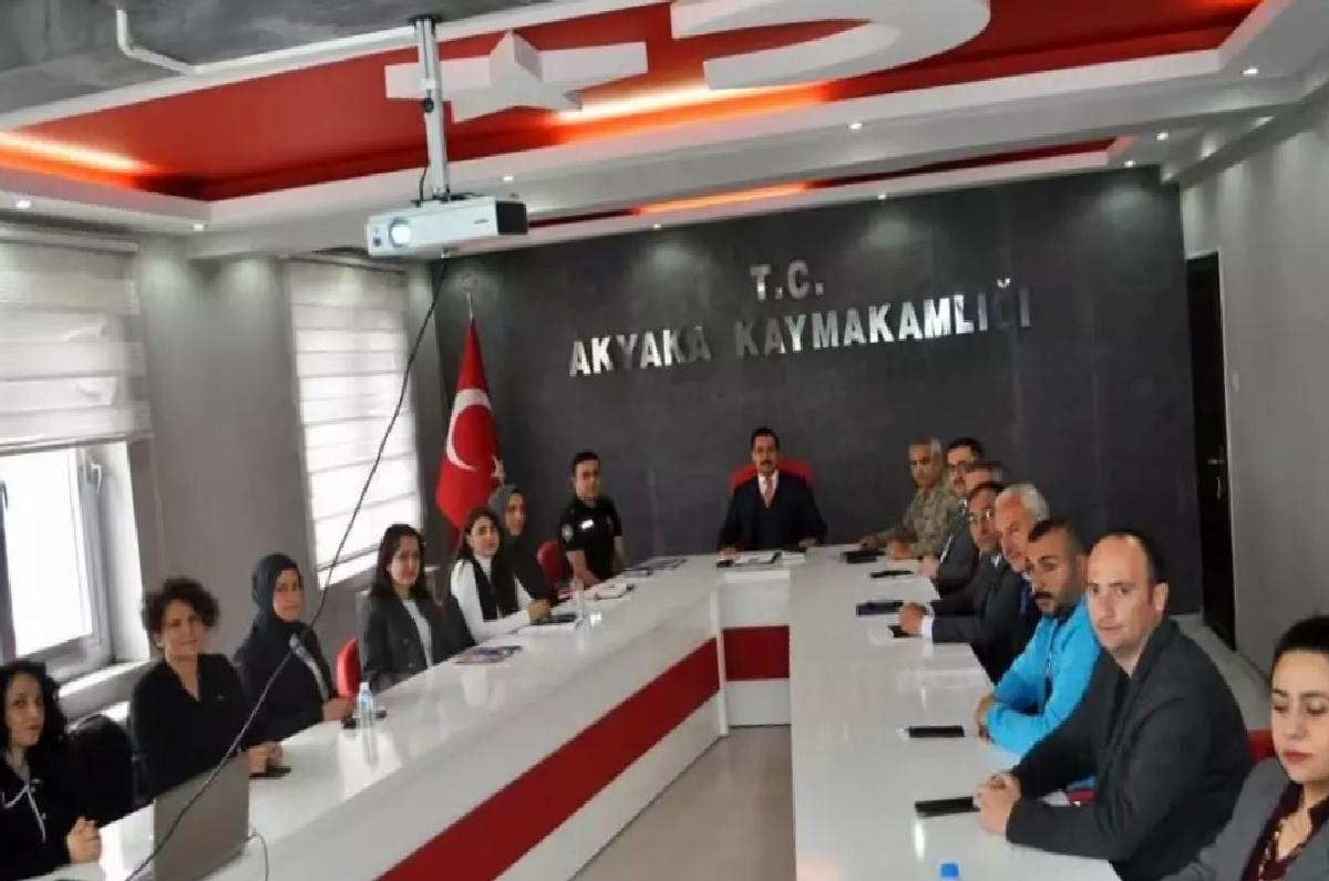 Kars Akyaka’da Kamu Hizmetleri Toplantısı