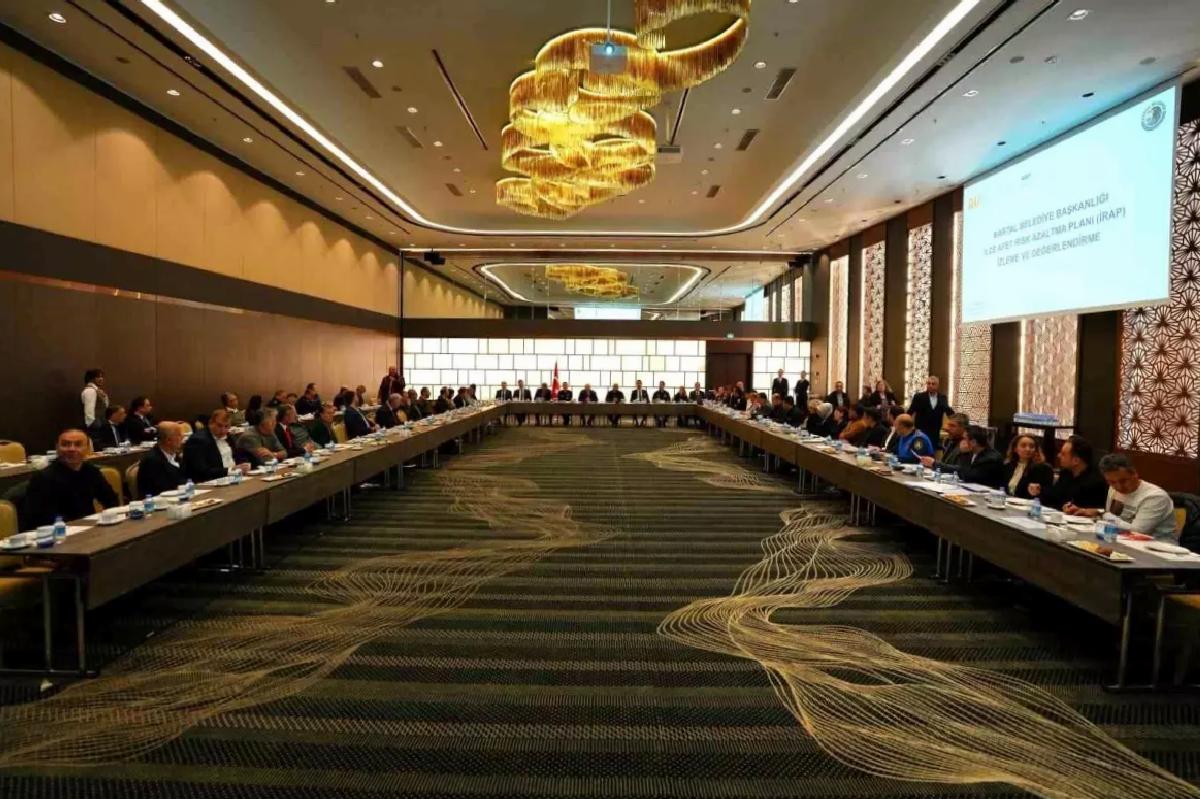Kartal Belediyesi ve İstanbul Valiliği Afet Risk Azaltma Toplantısı Düzenledi