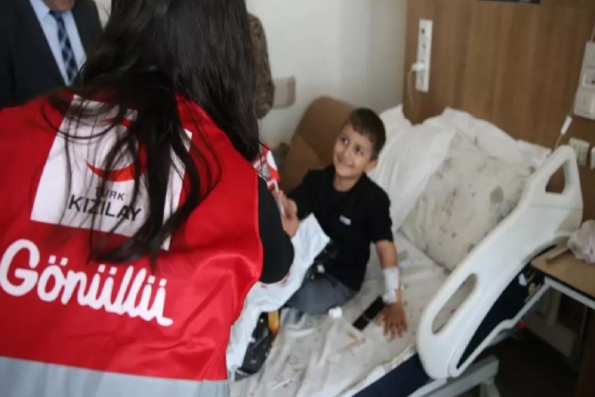 Kastamonu’da Hastane Ziyaretiyle 23 Nisan Kutlandı