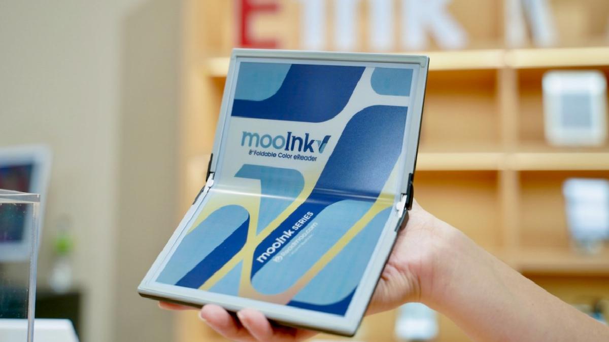 Katlanabilir ilk e-kitap okuyucu tanıtıldı