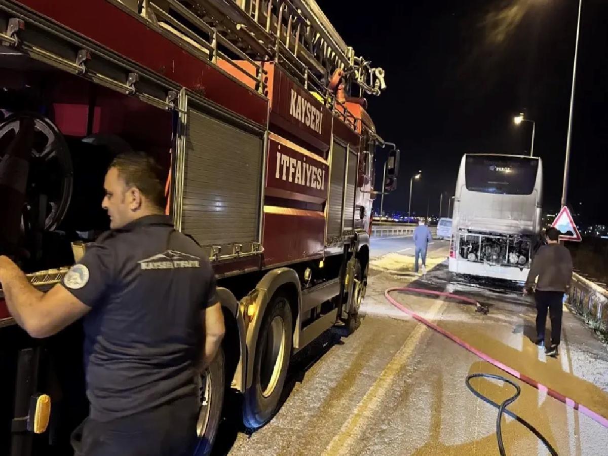 Kayseri’de Turist Taşıyan Otobüste Yangın