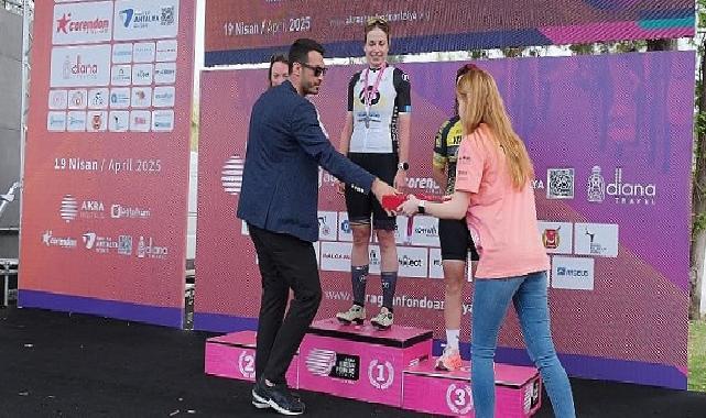 Kemer’de pedallar dostluk için döndü
