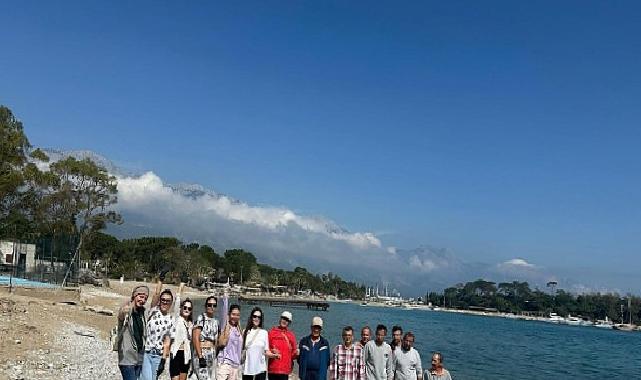Kemer’de yabancı uyruklu kadınlardan temizlik faaliyeti