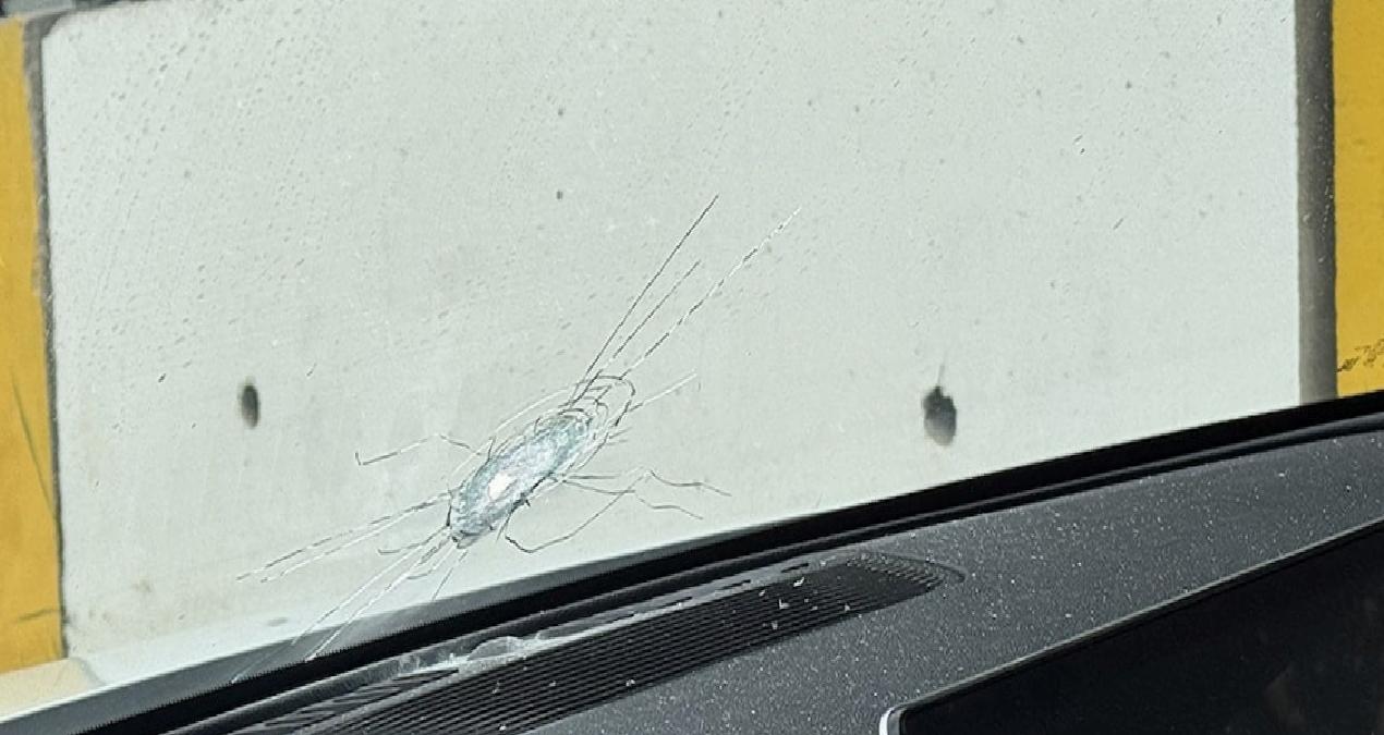 Kendisine silahlı saldırı düzenleyen şahısları peşine taktı, jandarmaya götürdü