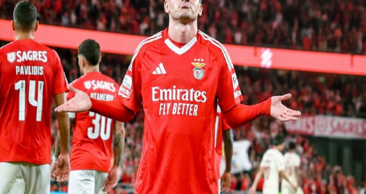 Kerem istikrarıyla göz doldurdu! Dünya yıldızlarını solladı