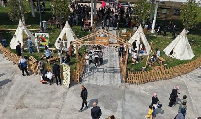 Kılavuz Gençlik, 23 Nisan ruhunu çocuklara aşılıyor
