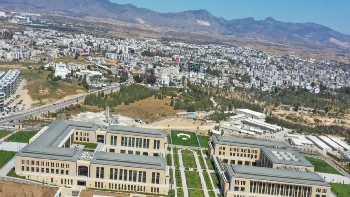 KKTC Cumhurbaşkanlığı Yerleşkesi açılış için gün sayıyor