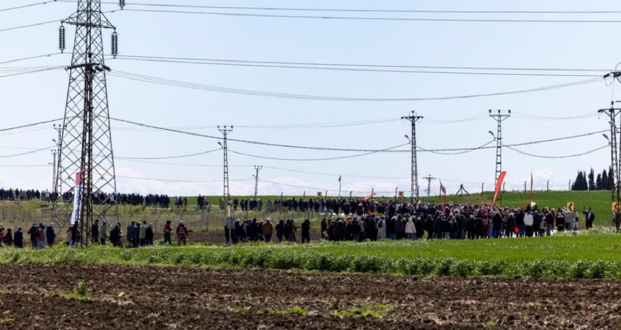 Konu teröre gelince kürsüye yumruğunu vurdu