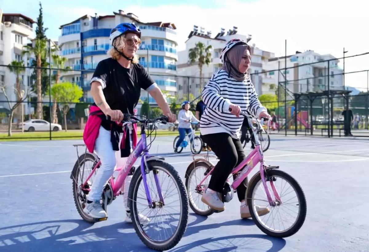 Konyaaltı Belediyesi’nden Temel Bisiklet Eğitimi