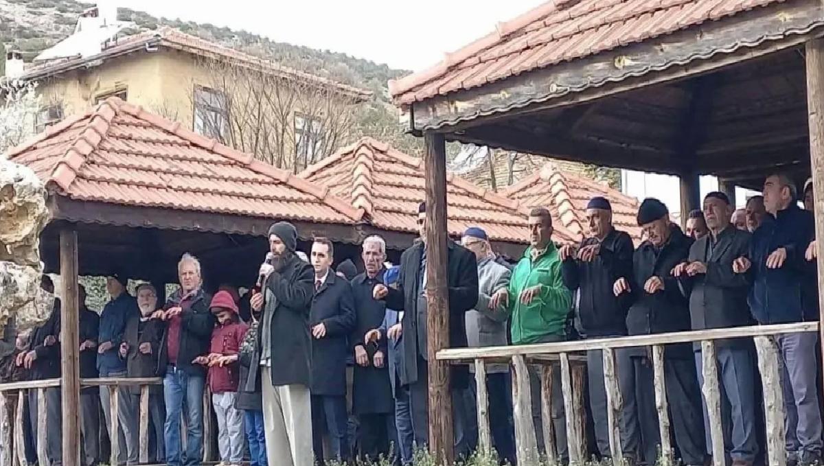 Konya’da Çiftçiler Yağmur Duasına Çıktı