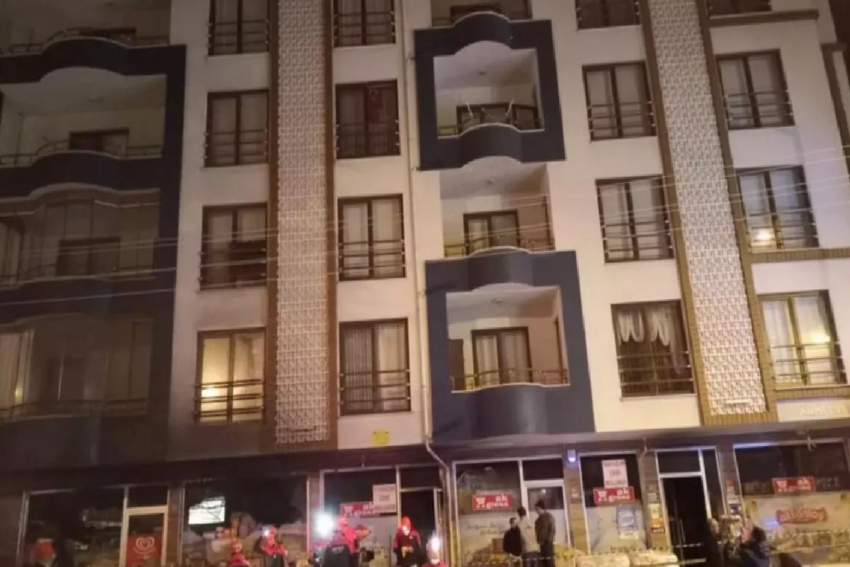 Konya’da markette çıkan yangında 5 yaşındaki çocuk hayatını kaybetti