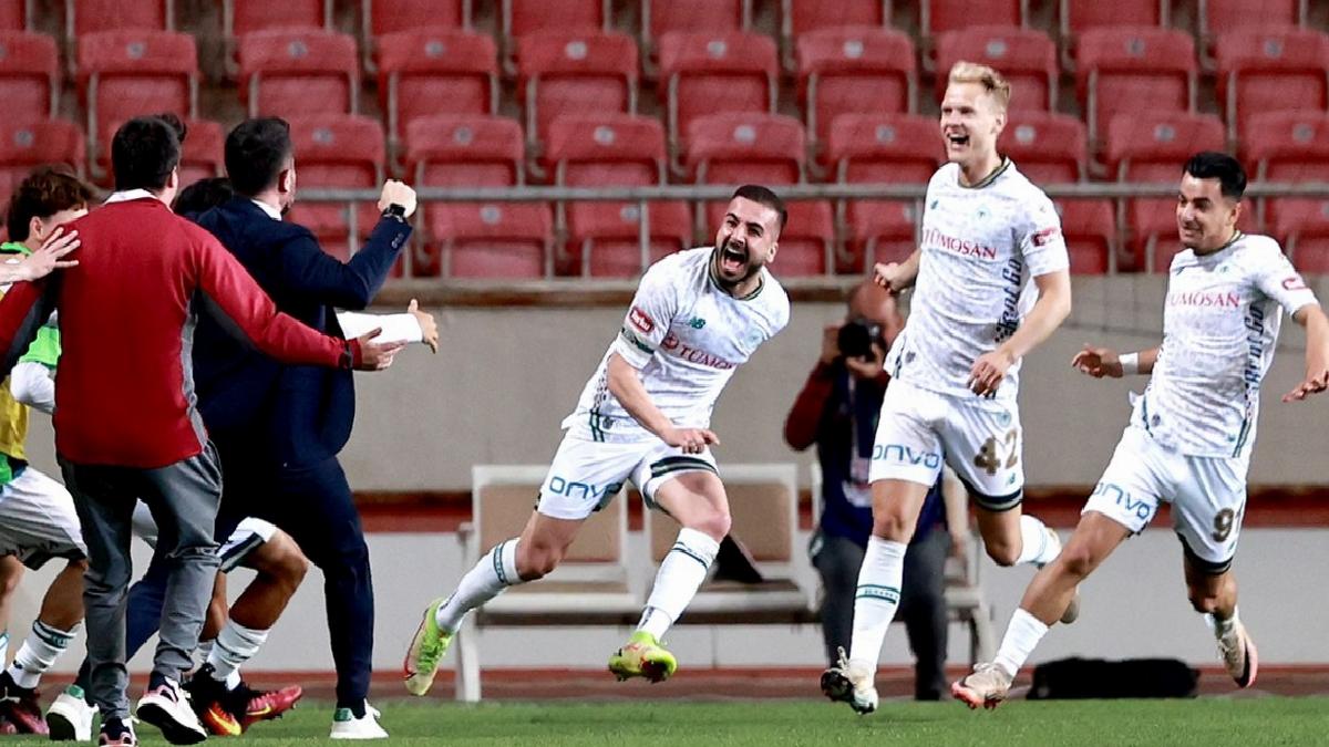 Konyaspor 7 deplasman maçı sonrası galibiyet aldı