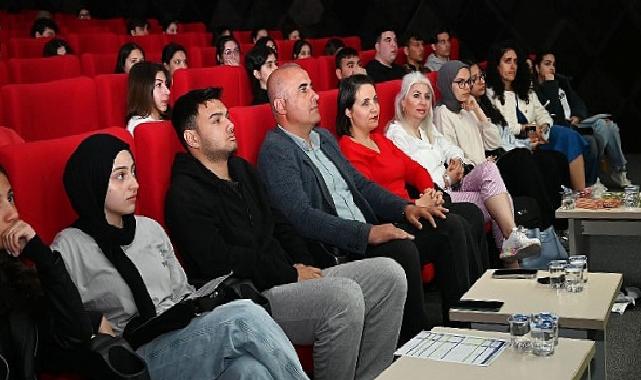 Kurs öğrencilerine seminer
