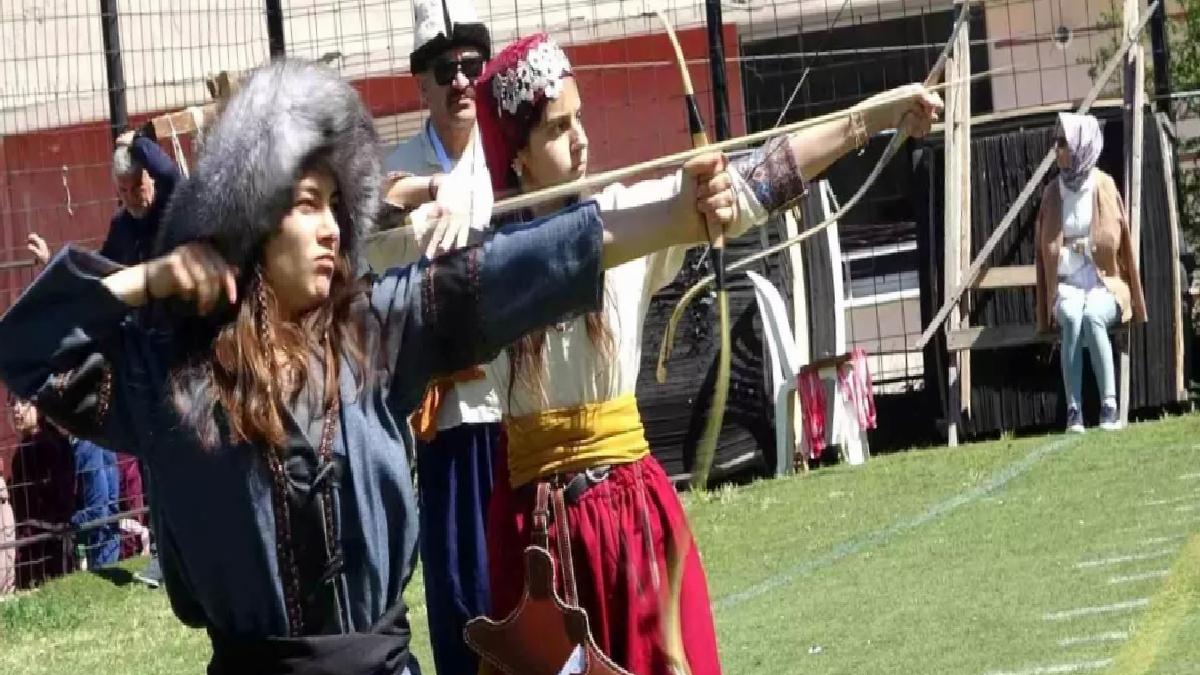 Kütahya’da Geleneksel Okçuluk Müsabakaları Coşkuyla Gerçekleşti