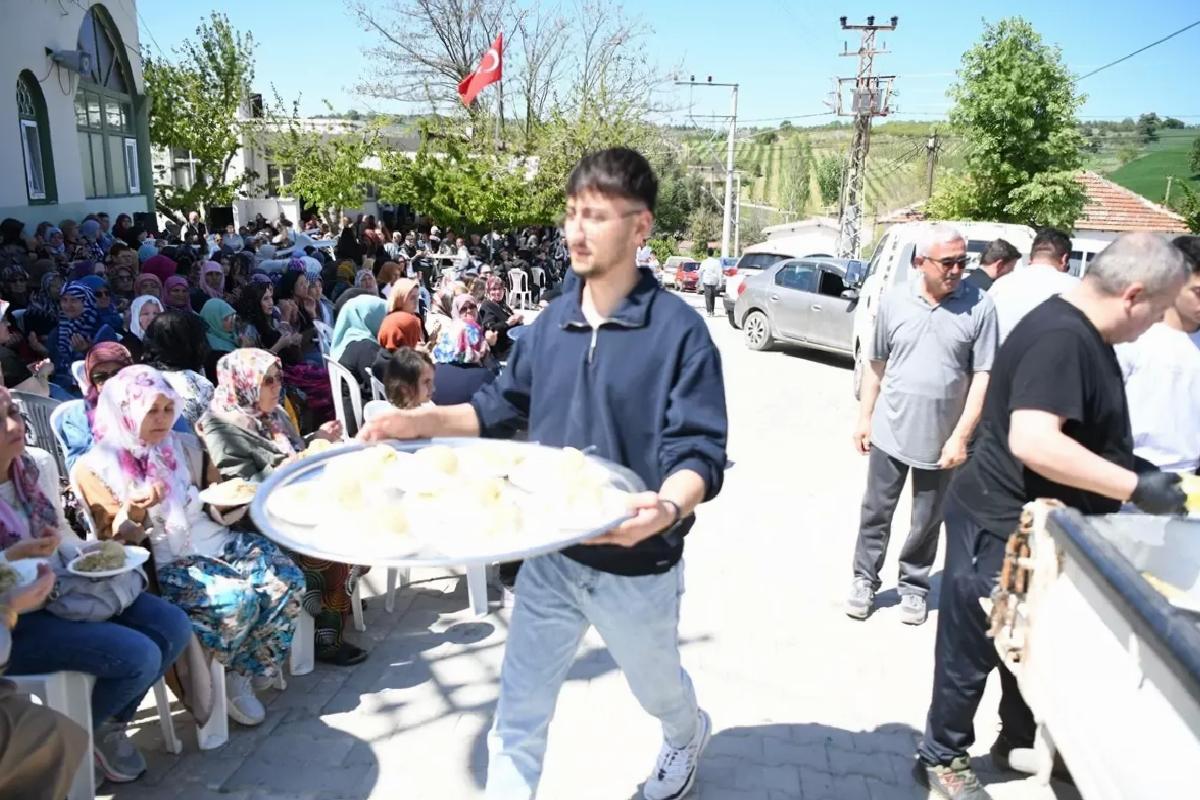 Lapseki’de Geleneksel Hayır Yemekleri Başladı