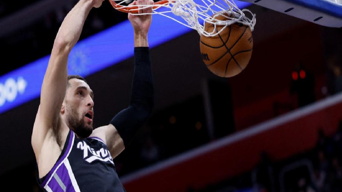 LaVine-DeRozan ikilisinin 80 sayı attığı maçta Kings, Pistons’ı mağlup etti