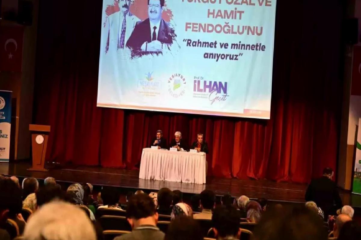 Malatya’da 8’inci Cumhurbaşkanı Turgut Özal ile Başkan Hamit Fendoğlu anısına panel düzenlendi