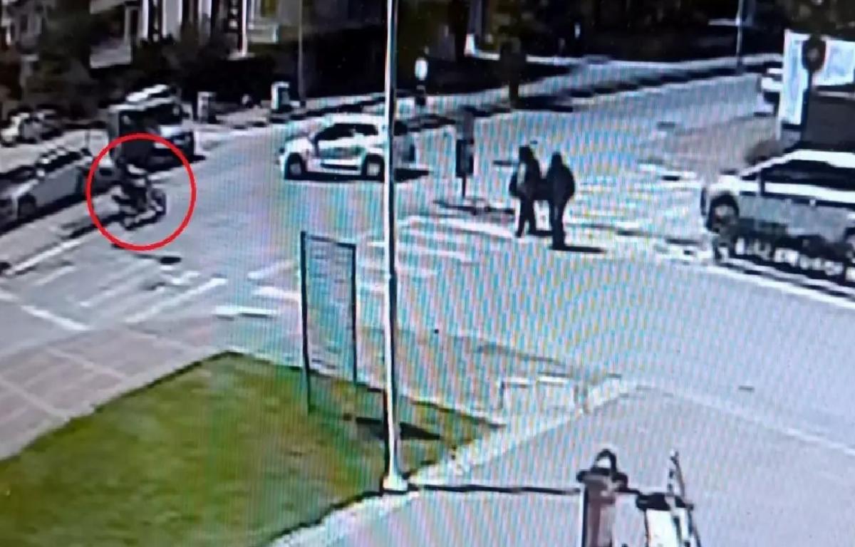 Manavgat’ta Motosiklet Otomobille Çarpıştı
