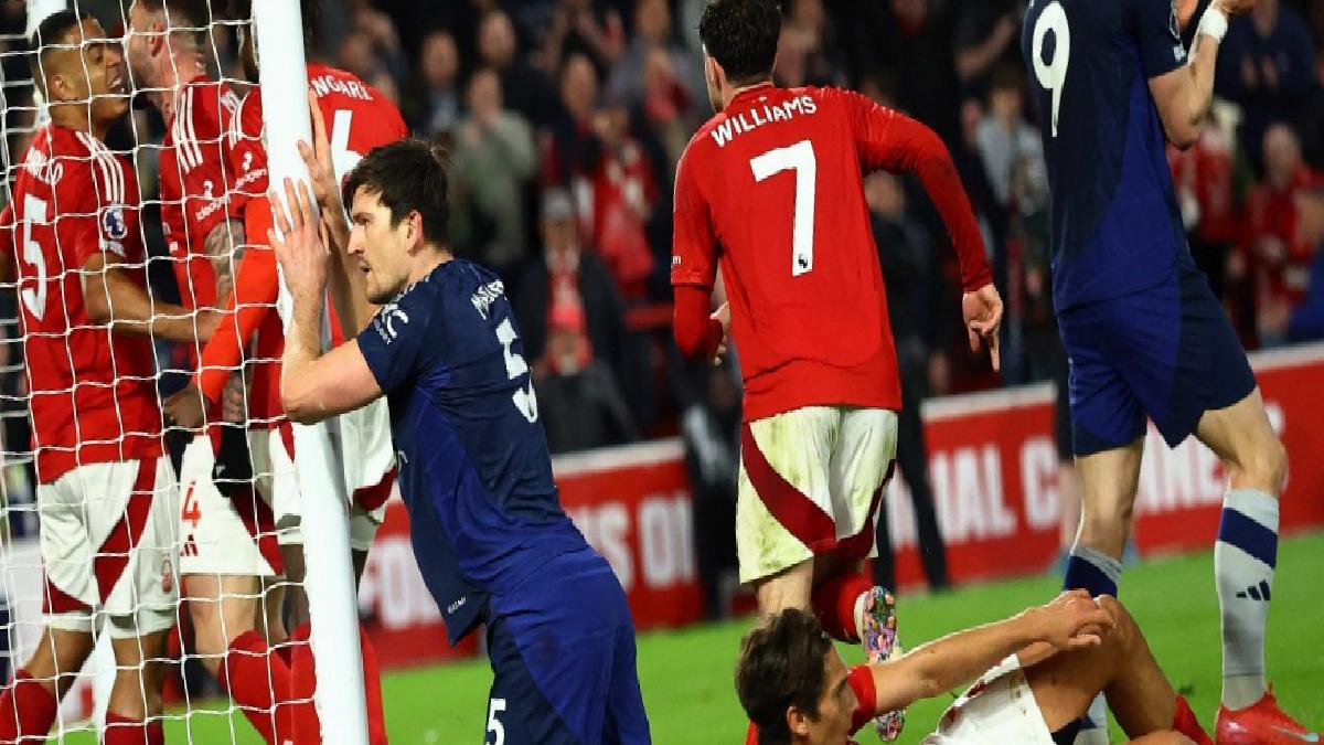 Manchester United, Nottingham Forest’a yenildi