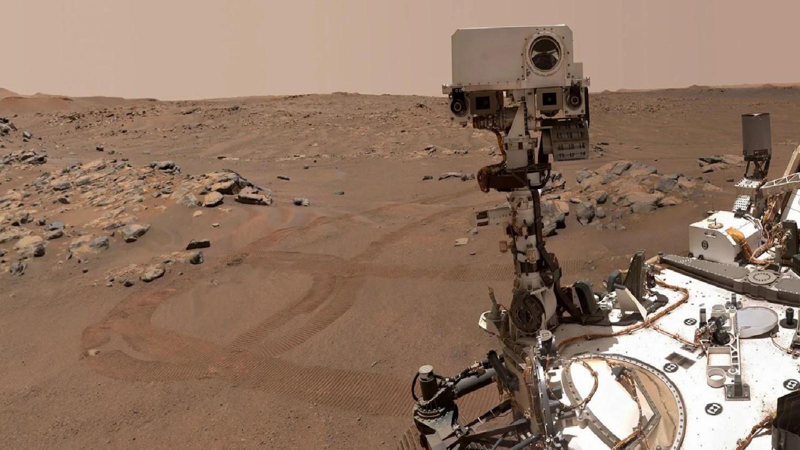 Mars yüzeyindeki “toz şeytanının” bir diğerini yutma anları görüntülendi