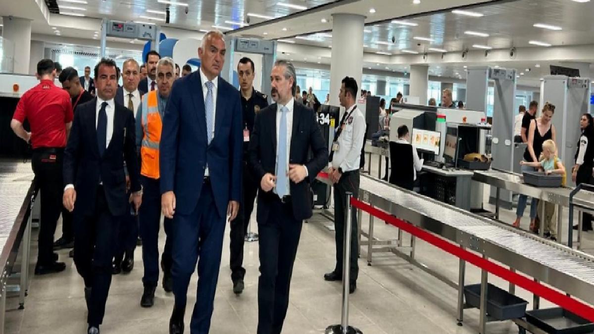 Mehmet Nuri Ersoy: Antalya’da bu yıl hedef 18 milyon yabancı ziyaretçi