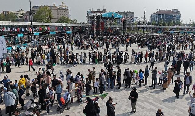 Milli İrade Meydanı ilk gün dolup taştı