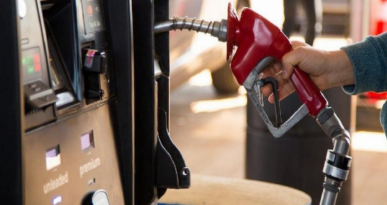 Motorin fiyatlarına indirim geldi! Benzinin eli kulağında