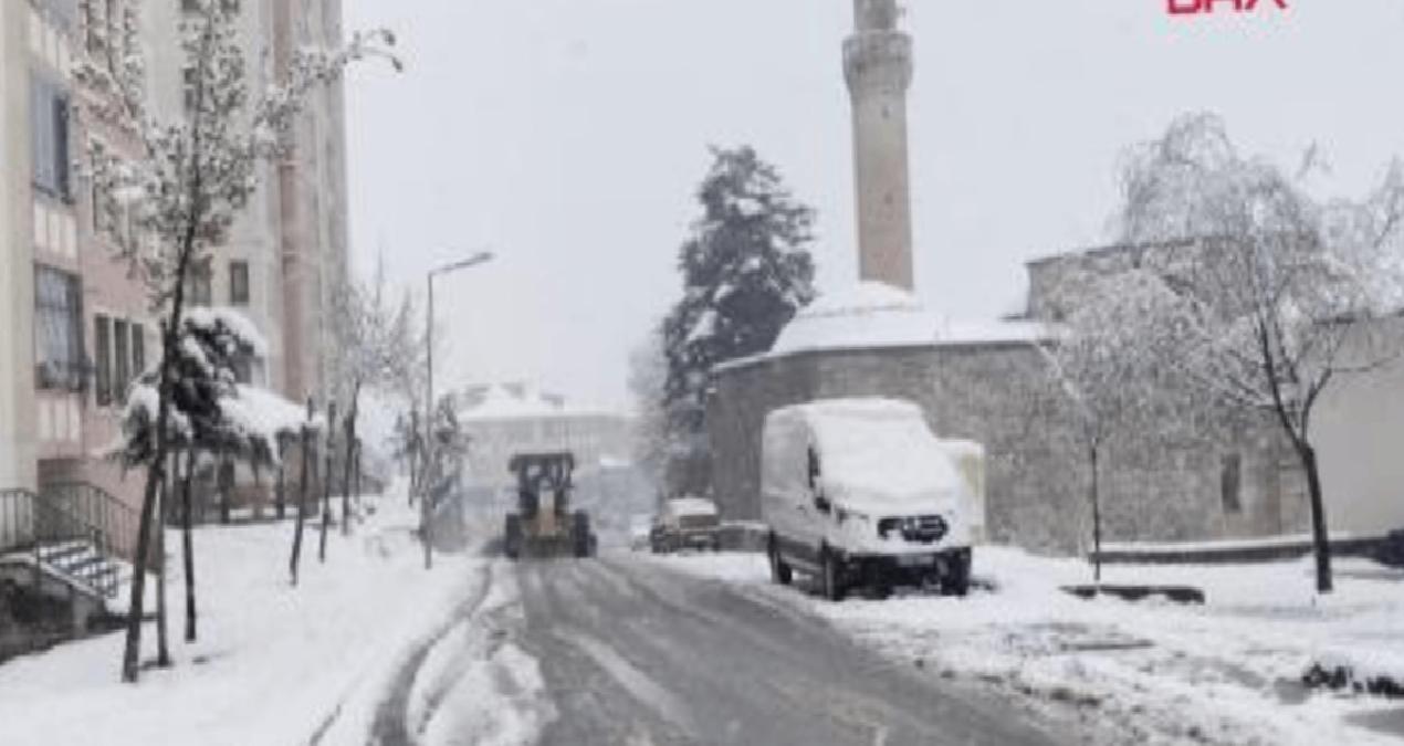 Muş’ta 55 yol kardan kapandı