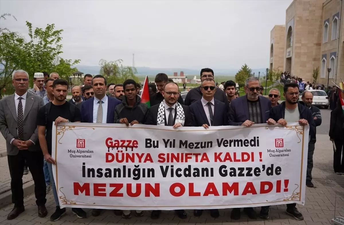 Muş’ta Öğrenciler Gazze İçin Yürüdü