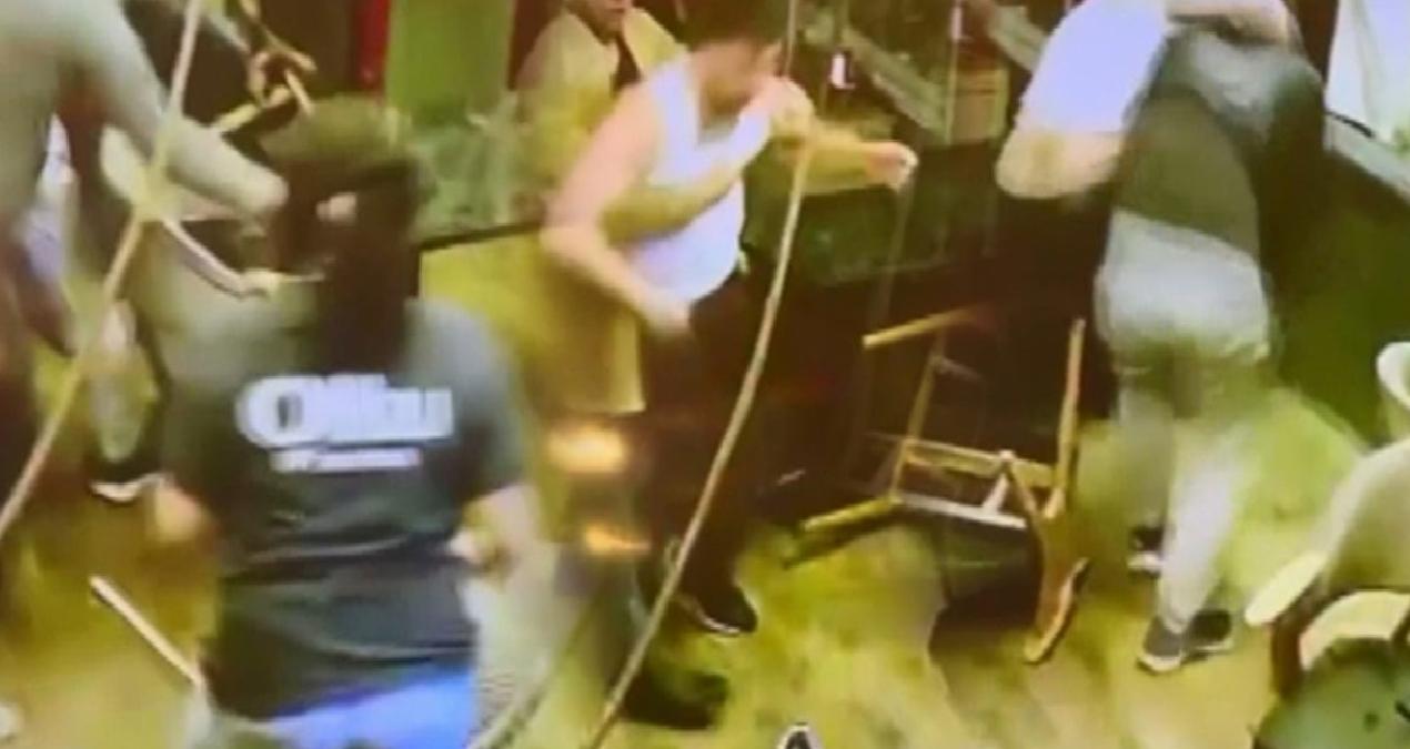 Müşterilerini uyaran pastanecinin başına gelmeyen kalmadı! Tekme tokat dayak yedi