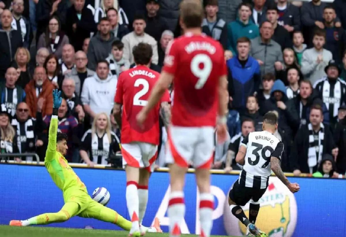 Newcastle, Manchester’ı 4-1 ile Geçti