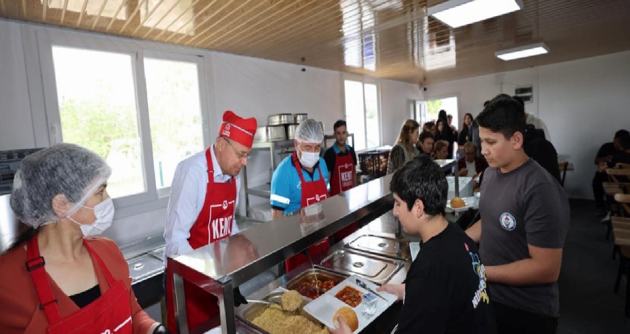 Öğrenciler için kent lokantası açıldı, öğle yemeğinin fiyatı belli oldu