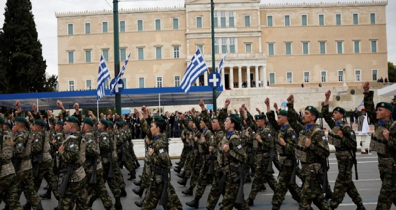 Orduya 25 milyar euroyu yetiştiremiyen Yunanistan, askeri mülkleri satıyor