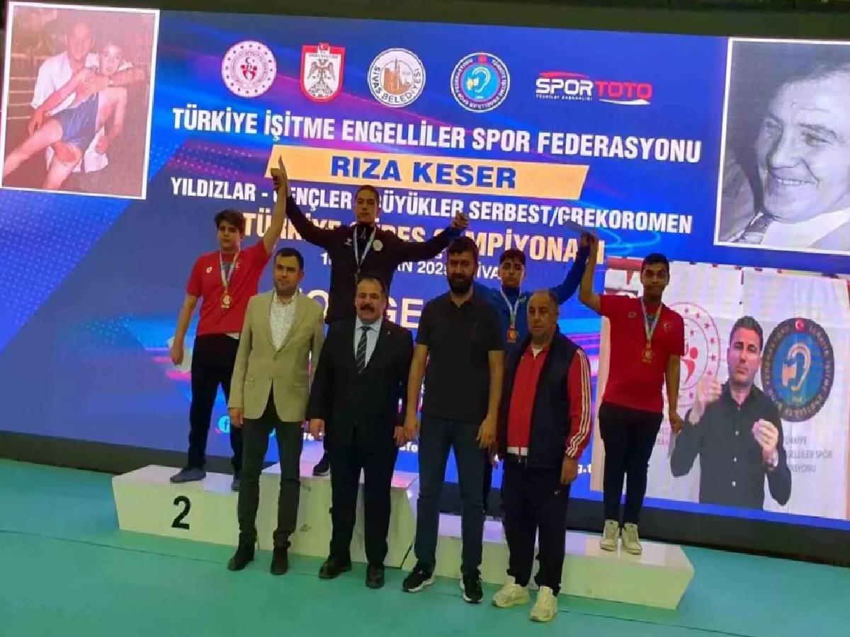 Osman Şimşek Altın Madalya Kazandı