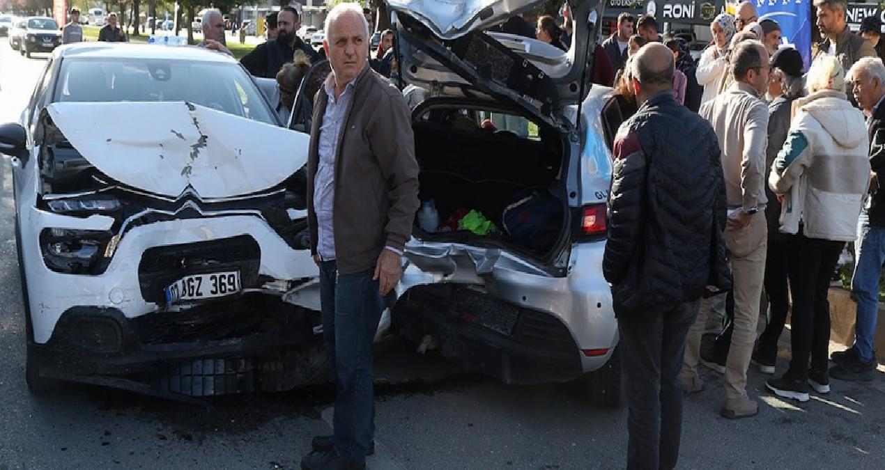Park halindeyken harekete geçen otomobile başka araç çarptı: Yaralılar var