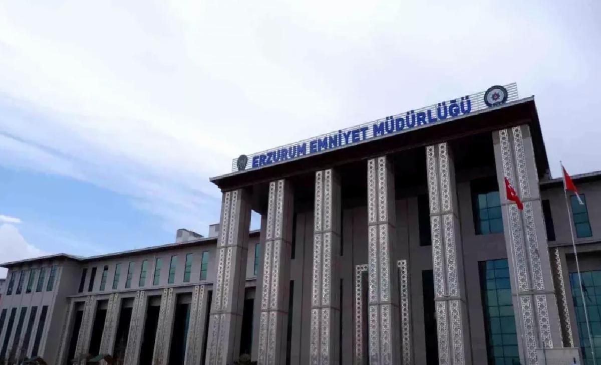Polis Memuru, Kontrol Sırasında Arkadaşını Yaraladı