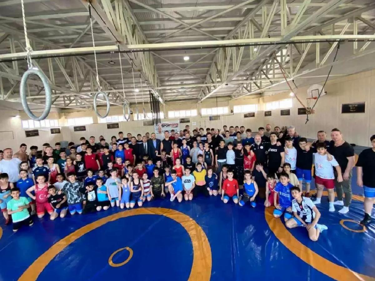 Sakarya’da Uluslararası Grekoromen Güreş Kampı Ziyareti