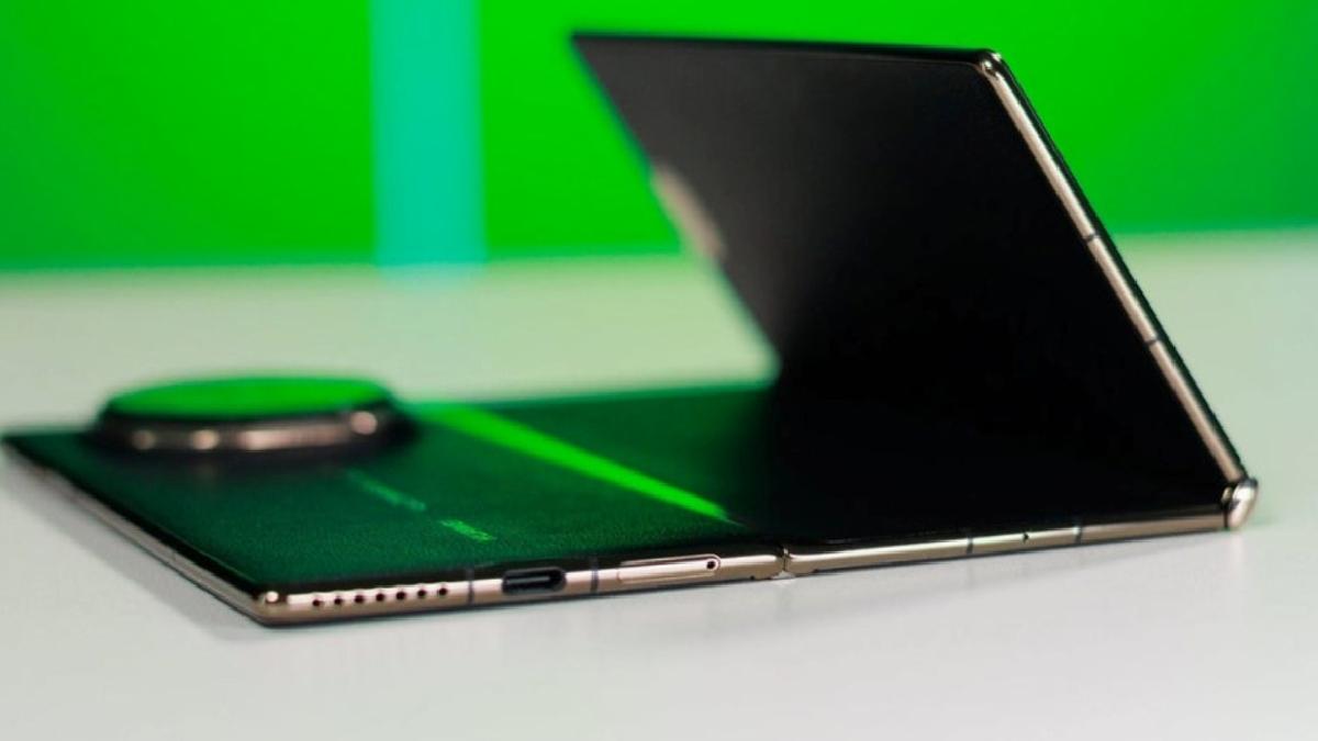 Samsung, 4 kez katlanabilen bir telefon üzerinde çalışıyor