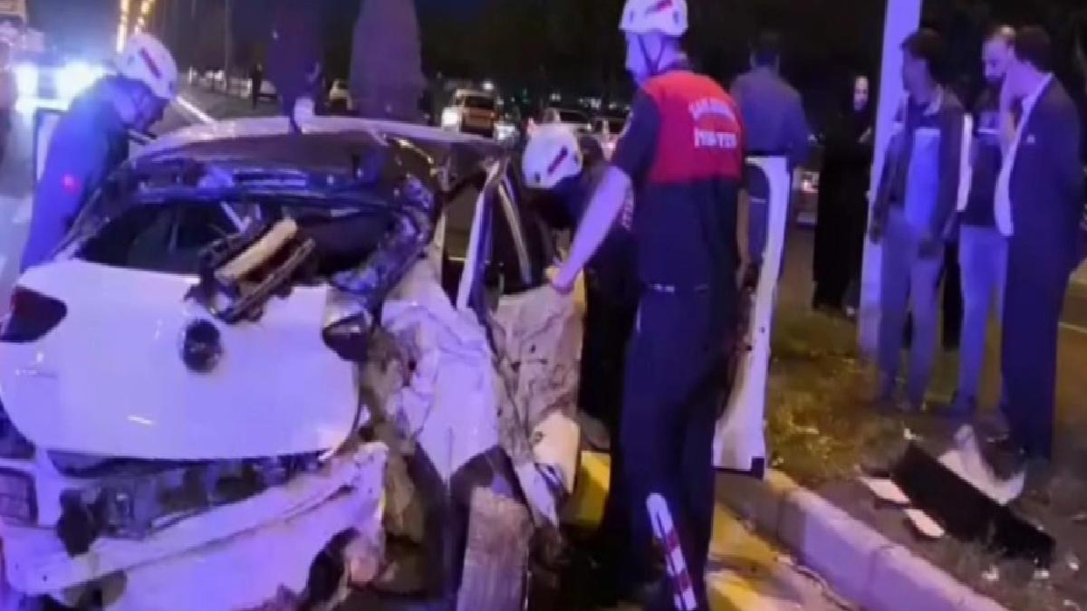 Şanlıurfa’da kamyonet ile otomobil çarpıştı: 4 yaralı