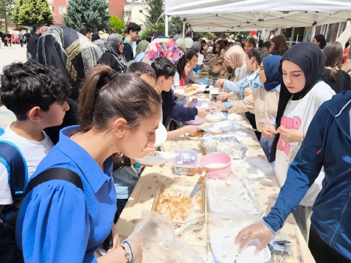 Siirt’te Gazze İçin Kermes Düzenlendi