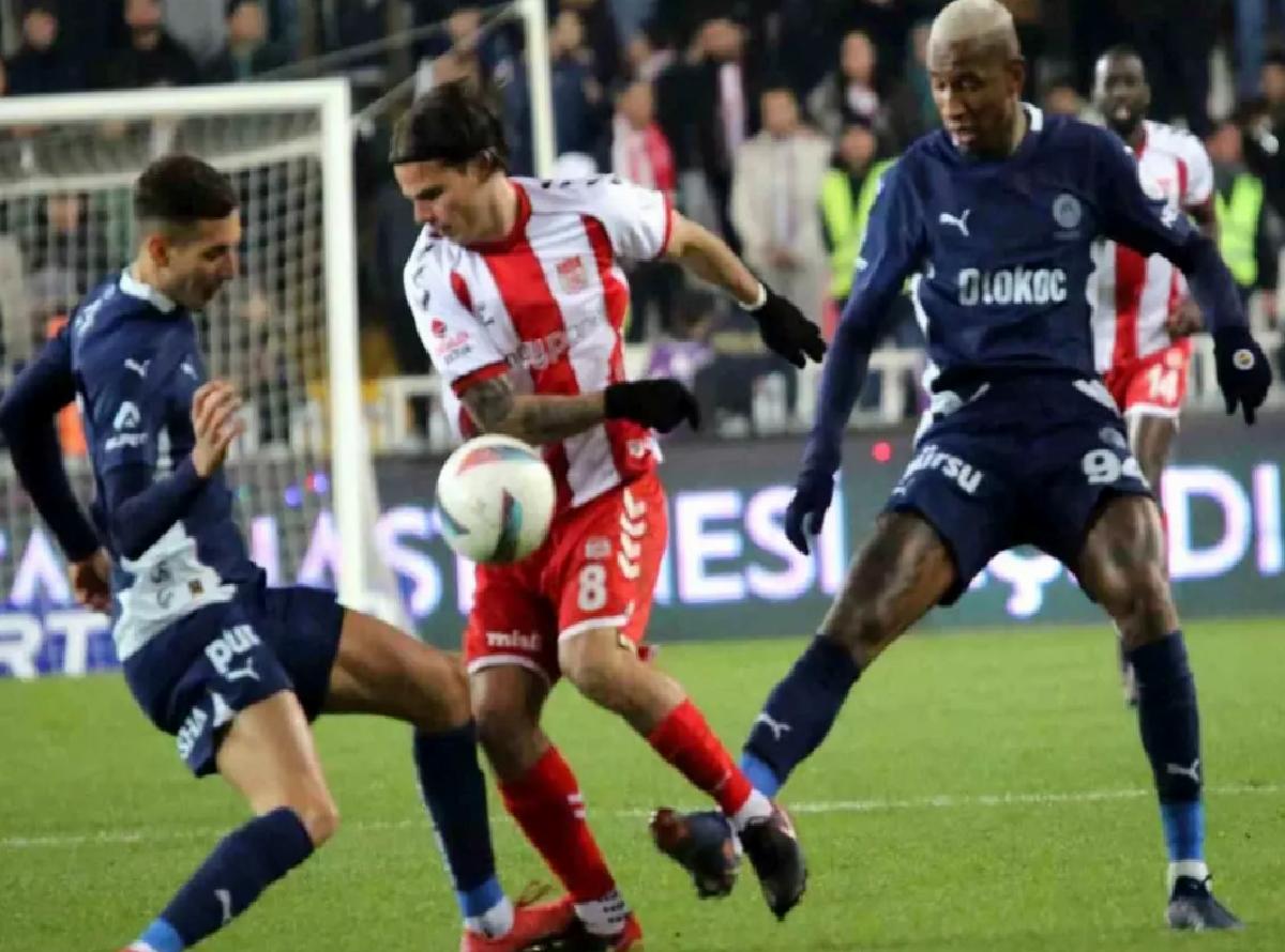 Sivasspor, Fenerbahçe’ye 3-1 Yenildi